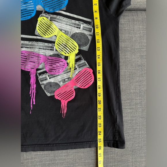 Urban Heritage | Vintage 80s Style T-Shirt - Picture 6 of 6